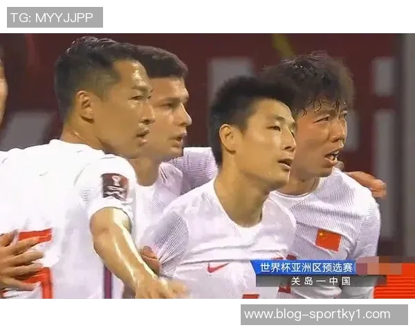 曾凡博与狄龙赛前激情致辞引发现场球迷热烈欢呼气氛高涨